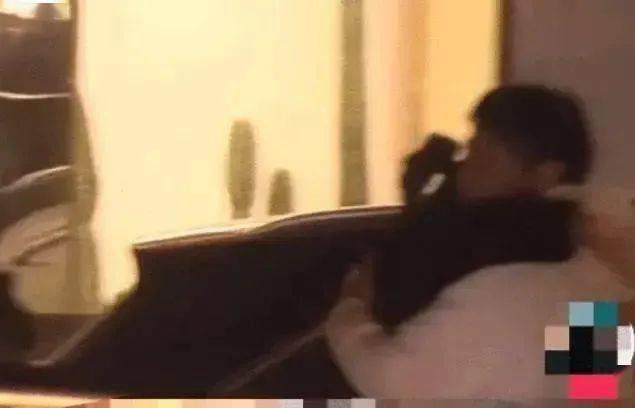 成人抱睡神器图片视频,成人抱睡神器助您一夜好眠-第2张图片-成年电影网 成人抱睡神器图片视频,成人抱睡神器助您一夜好眠-第2张图片-成年电影网