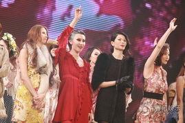 成人舞台走秀视频国际,国际成人舞台走秀风采掠影-第2张图片-成年电影网