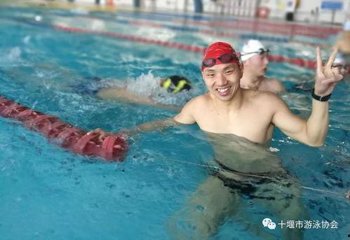 成人竞技游泳比赛视频播放,揭秘成人游泳比赛精彩瞬间-第2张图片-成年电影网